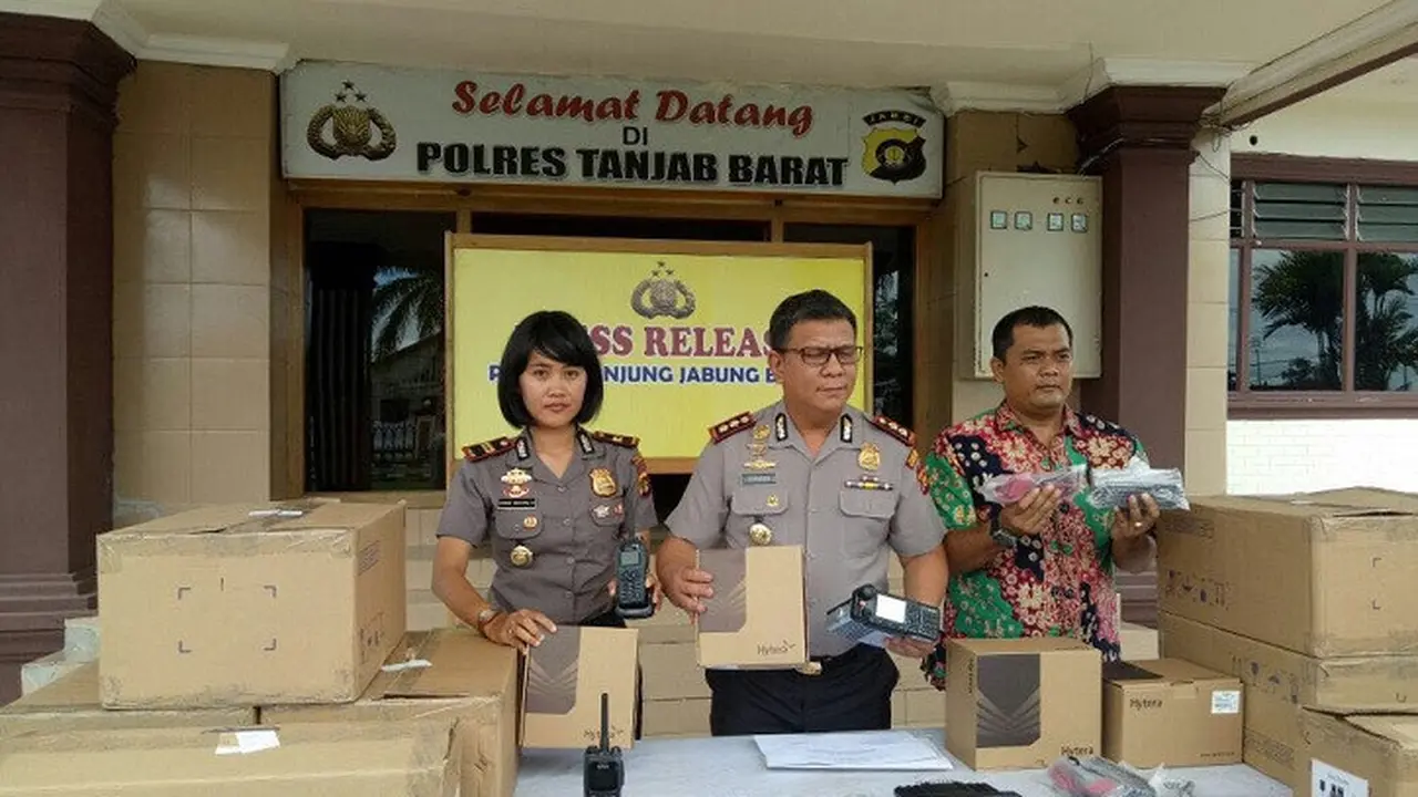Penyelundupan alat komunikasi asal Singapura
