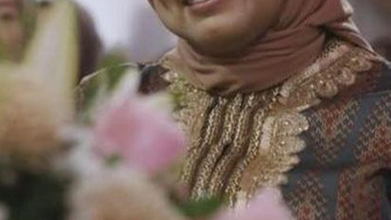 Momen Istri Anies Bersalaman dan Berbincang Santai dengan Puan, Bahas Apa?