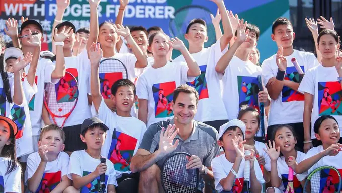 Around the World with Roger Federer