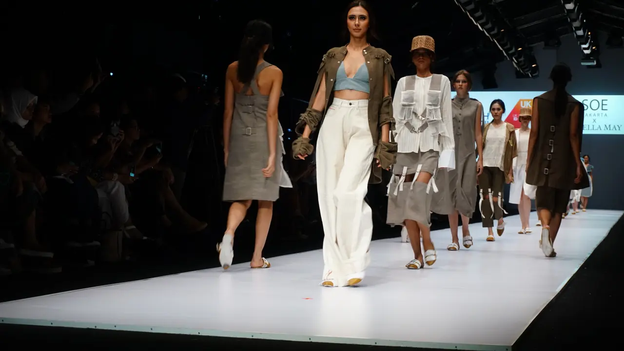 Mode Etnik dan Edgy dari British Council untuk JFW 2017