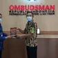 Kepala Perwakilan Ombudsman Jawa Timur Agus Muttaqin (kanan) menerima kunjungan BPJS Ketenagakerjaan Jatim. (Foto: Istimewa)