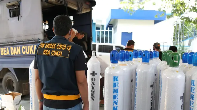 Bantuan 100 Tabung Oksigen dan Regulator Diberikan Pegawai Kemenkeu untuk Penanganan Pasien Covid-19