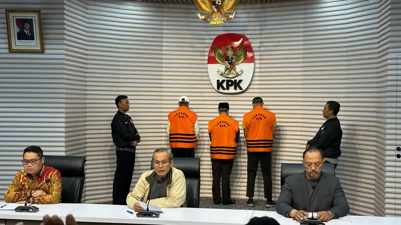 Komisi Pemberantasan Korupsi (KPK) menggelar konferensi pers penetapan Gubernur Bengkulu Rohidin Mersyah sebagai tersangka kasus dugaan tindak pidana korupsi.