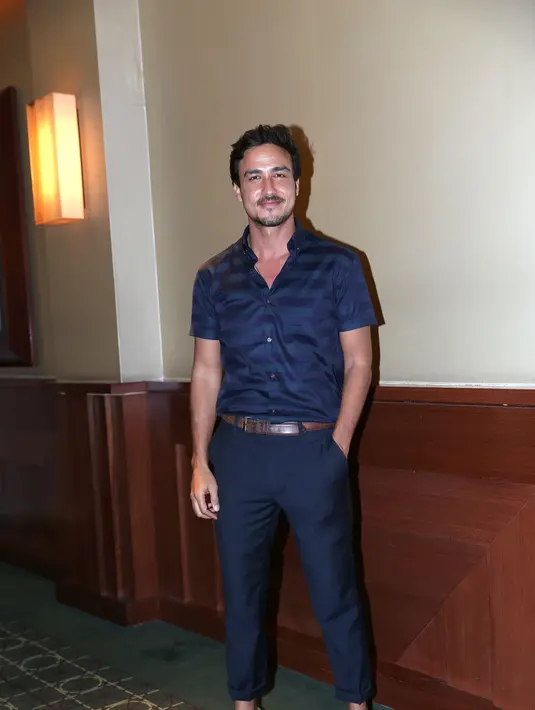 Aktor tampan ini mengaku sering jalan bersama Chelsea Islan demi tumbuhkan 'chemistry' diantara keduanya. (Galih W. Satria/Bintang.com)