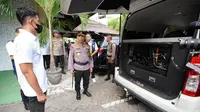 Kapolri Jenderal Listyo Sigit Prabowo mengecek langkah antisipasi serangan siber di Konferensi Tingkat Tinggi (KTT) G20 saat mengunjungi Posko Satgas Gakkum Mabes Polri di Badung, Bali, Sabtu (12/11/2022).