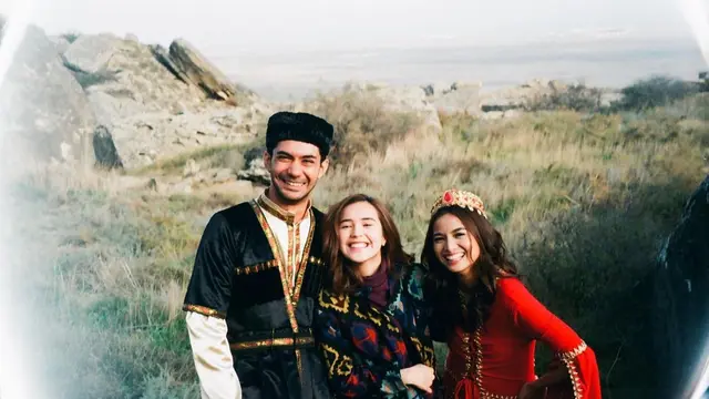 Acha Septriasa, Beby Tsabina, dan Reza Rahadian. (Foto: Instagram @septriasaacha)