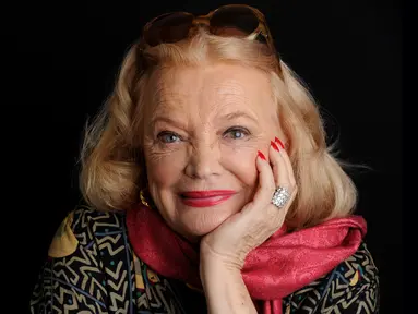 Aktris Gena Rowlands, yang memerankan seorang wanita penderita Alzheimer dalam film The Notebook tahun 2004, meninggal dunia pada usia 94 tahun.  (Photo by Chris Pizzello/Invision/AP, File)