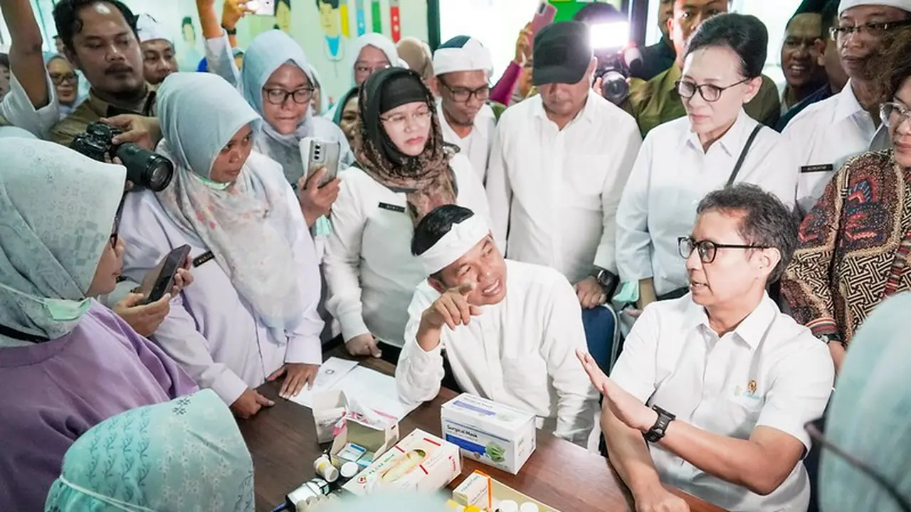 Gubernur Jawa Barat Dedi Mulyadi bersama Menkes Budi saat mengunjungi Kecamatan Serang, Kabupaten Bekasi dalam penguatan program eliminasi kusta. (Dok Kemenkes)