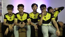 Tim ONIC Esports saat mengunjungi kantor redaksi Liputan6.com di Jakarta, Kamis (8/5). (Bola.com/Yoppy Renato)
