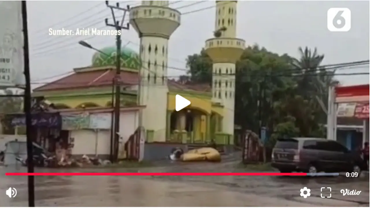 Dampak Cuaca Ekstrem, 2 Kubah Masjid Terbang dan Puluhan Rumah Rusak di Lebak