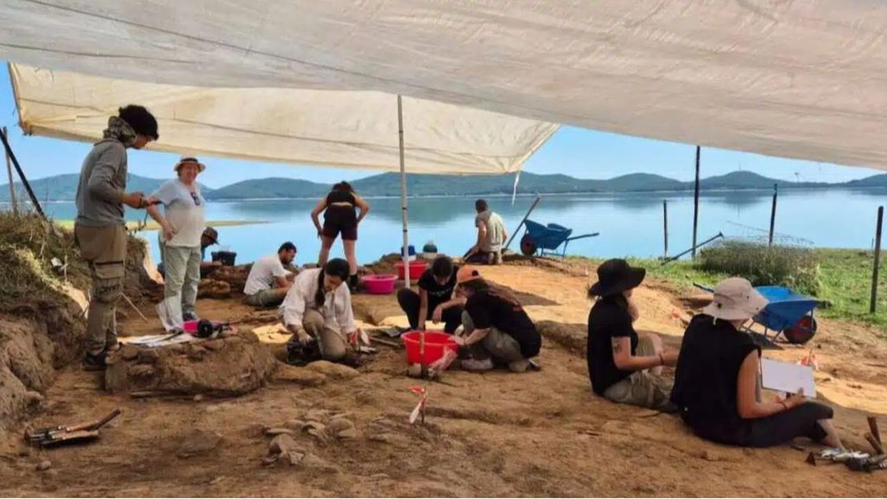 Arkeolog Temukan Perkampungan Zaman Batu Berusia Sekitar 8.000 Tahun, Dibangun di Atas Dataran Tinggi