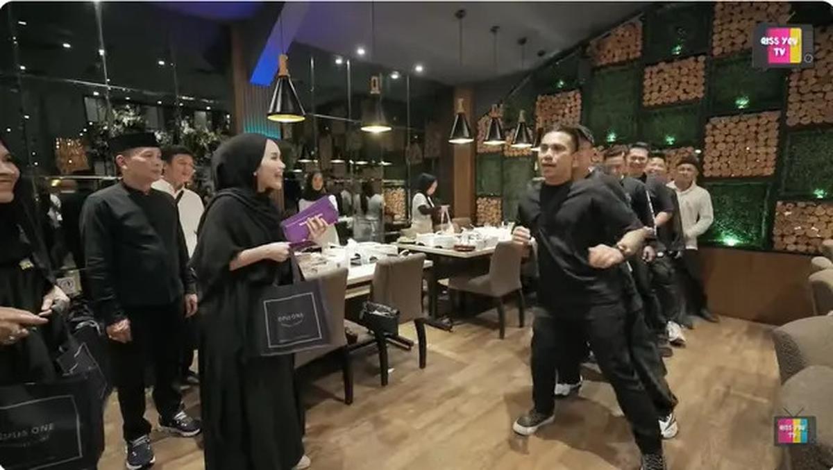 6 Artis Bagi-bagi THR Mewah ke Karyawan, Nagita Slavina hingga Maia Estianty