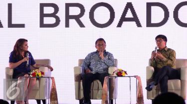 CEO SCM Sutanto Hartono (kanan) memberikan pemaparan saat menjadi pembicara di IBX 2016, Jakarta, Jumat (21/10). Acara IBX 2016 merupakan ke-3 kalinya digelar. (Liputan6.com/Helmi Afandi) 