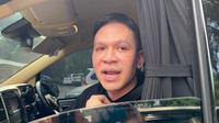 Jordi Onsu di Kawasan Tangerang Kota, Senin (29/4/2024).