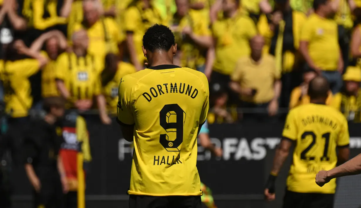 Namun, gol tersebut tidak cukup untuk memenangkan pertandingan. (Photo by INA FASSBENDER / AFP)
