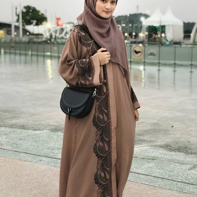 6 Potret Jihan Salsabila, Istri Ustaz Syam Elmarusy yang Memesona