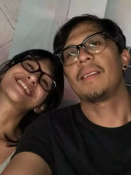 <p>Kali ini, pemeran Siska dalam film Badai Pasti Berlalu itu mengaku di depan ibu kandungnya telah sembilan bulan berselingkuh dengan rekan kerjanya. Sempat berjanji dan tak akan mengulangi setelah kejadian ini. [dok. Instagram]</p>