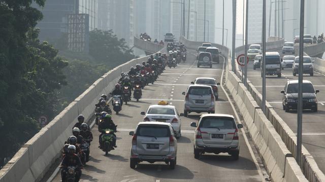 [Bintang] Bukti-bukti Kalau Kamu Harus Menghargai Bapak Polisi