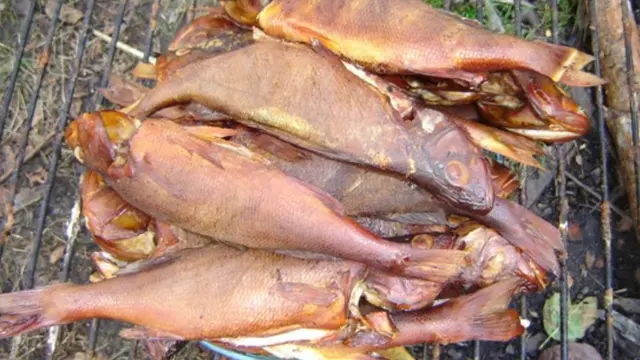 Kuliner di Kepulauan Aland mengambil kekayaan alam dari ikan maupun hasil pertaniannya