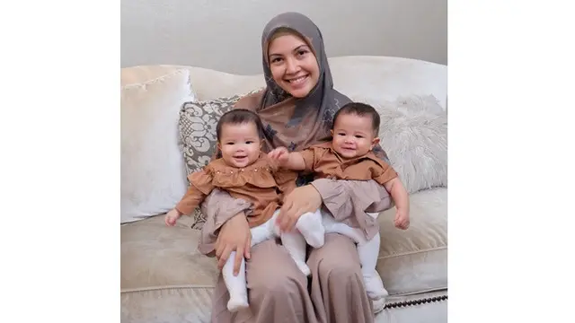7 Seleb Tanah Air yang Dikaruniai Anak Kembar, Lucu dan Menggemaskan