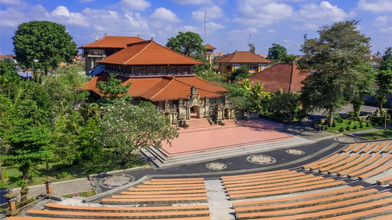 Ia juga menerangkan bahwa setelah masa jabatannya habis menjadi Wagub Bali, dirinya  akan kembali mengajar ke Institut Seni Indonesia (ISI) Denpasar.