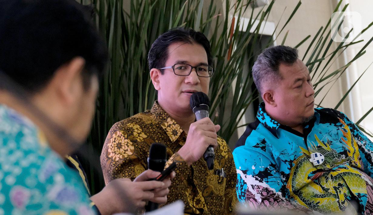 Kementerian Kelautan dan Perikanan (KKP) dan Gojek menandatangani MoU ntuk menyediakan fasilitasi pemasaran produk UMKM kelautan dan perikanan melalui layanan pemesanan dan pengantaran aplikasi GoFood dalam program peningkatan kapasitas sumber daya manusia dan UMKM. (Liputan6.com/HO/Ading)