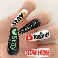 Terpaksa harus melakukan segala kegiatan di rumah selama pandemi virus corona, ini langkah mudah menghapus cat kuku gel yang bisa dilakukan. (Foto: @nailsbymei/ Instagram)