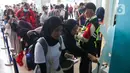 Hingga H-5 Lebaran 1446 H atau Rabu (26/3/2025), PT Kereta Api Indonesia (KAI) Daerah Operasi (Daop) 1 Jakarta telah menjual 700.836 tiket. (Liputan6.com/Herman Zakharia)