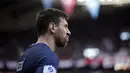 Pemain Paris Saint-Germain (PSG), Lionel Messi, tampak kecewa setelah ditaklukkan Stade Rennes pada laga Liga Prancis di Stadion Parc des Princes, Minggu (19/3/2023). (AP Photo/Christophe Ena)