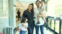 Suami Dapat Kejutan Ultah, Ayu Dewi yang Terharu
