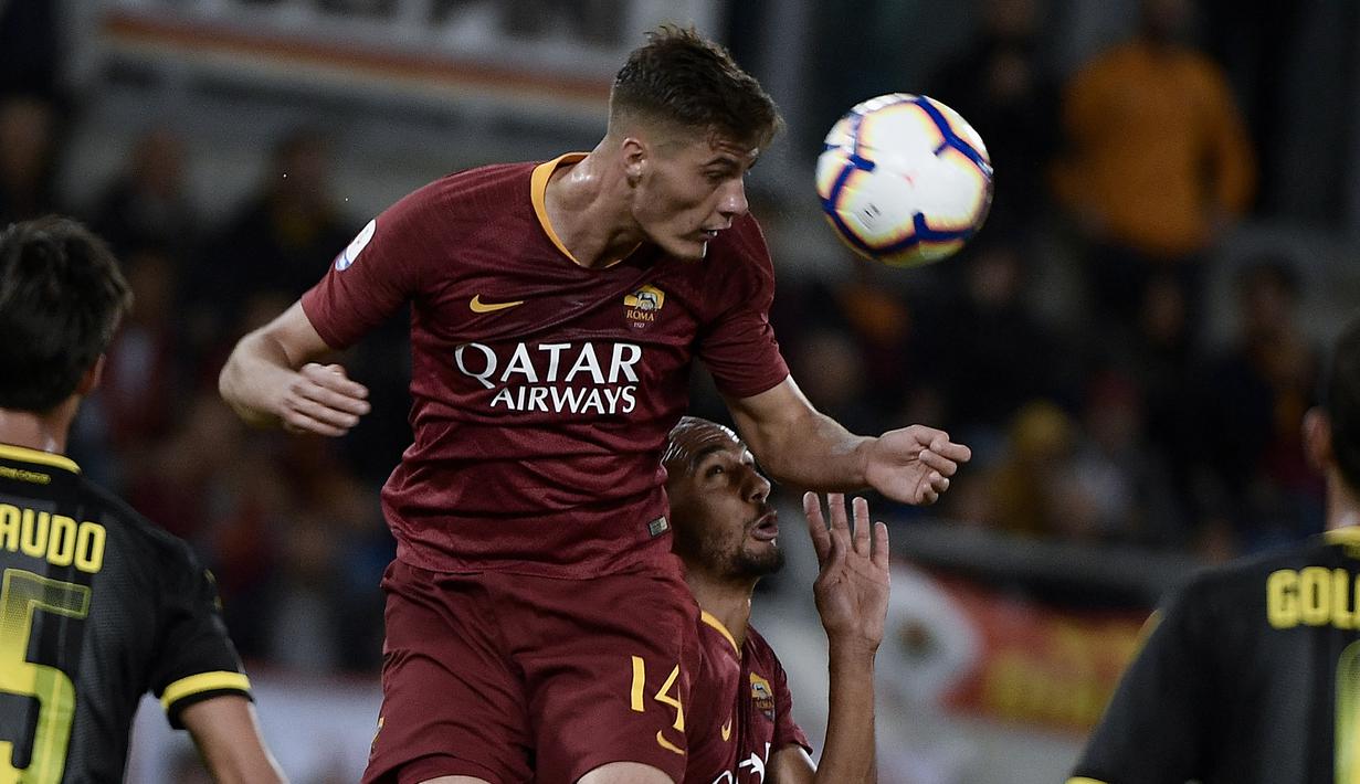 Patrik Schick. Striker Republik Ceska berusia 25 tahun ini didatangkan AS Roma dari Sampdoria pada musim 2017/2018 dengan nilai transfer 42 juta euro. Dua musim bersama Roma, ia bermain 58 laga dengan mencetak 8 gol. Saat ini ia menjalani musim keduanya di RB Leipzig. (Foto: AFP/Filippo Monteforte)
