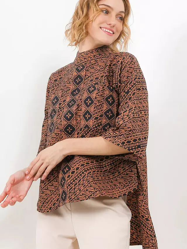 7 Model Atasan Batik Wanita Elegan dan Terbaru, Cocok untuk Berbagai Acara di Tahun 2024