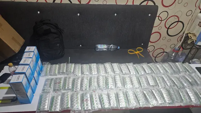 Sembunyikan Belasan Ribu Obat di Tas, Kedok Dua Pemuda Asal Aceh Ini Terbongkar di Sukabumi