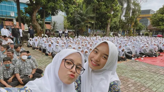 Nissa Sabyan di Pensi MAN 4 Jakarta