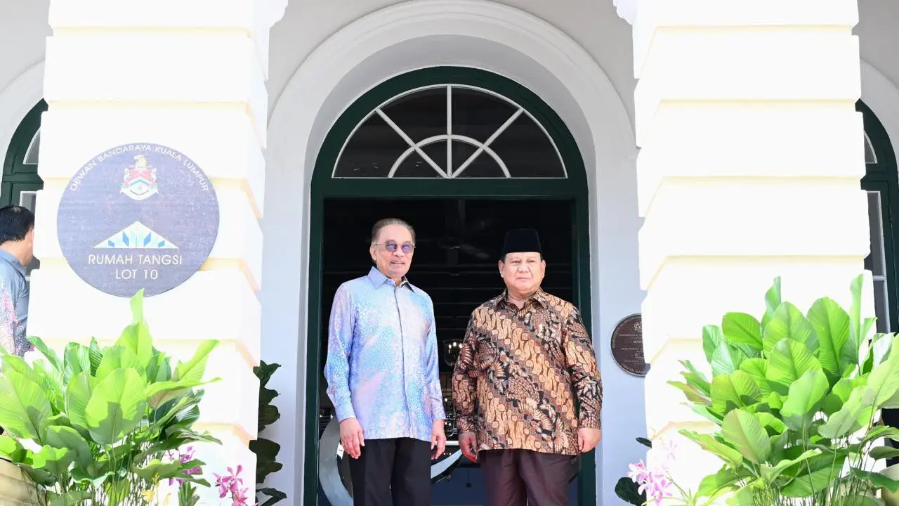 Presiden Prabowo Subianto bertemu dengan Perdana Menteri (PM) Malaysia Anwar Ibrahim di Rumah Tangsi, Kuala Lumpur, Malaysia, Kamis (9/1/2025). (Foto: Biro Pers Sekretariat Presiden)