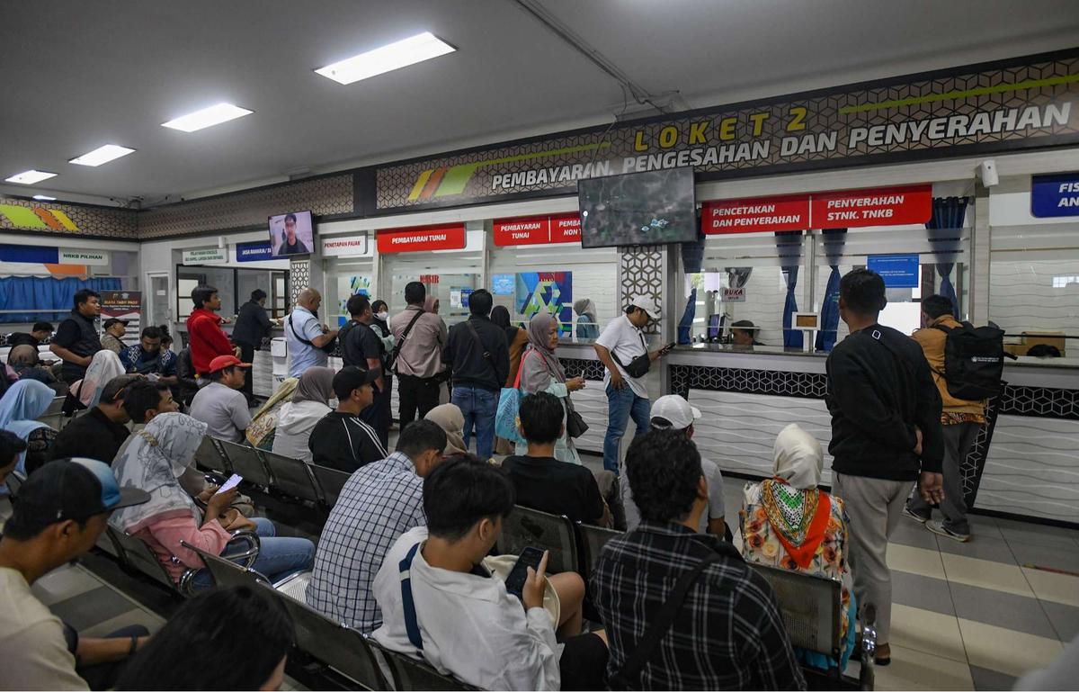 Warga serbu pemutihan pajak kendaraan bermotor