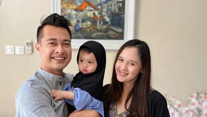 Istri Hamil Anak Ke-2, Ini 6 Potret Keluarga Kecil Eza Gionino dan Meiza Aulia