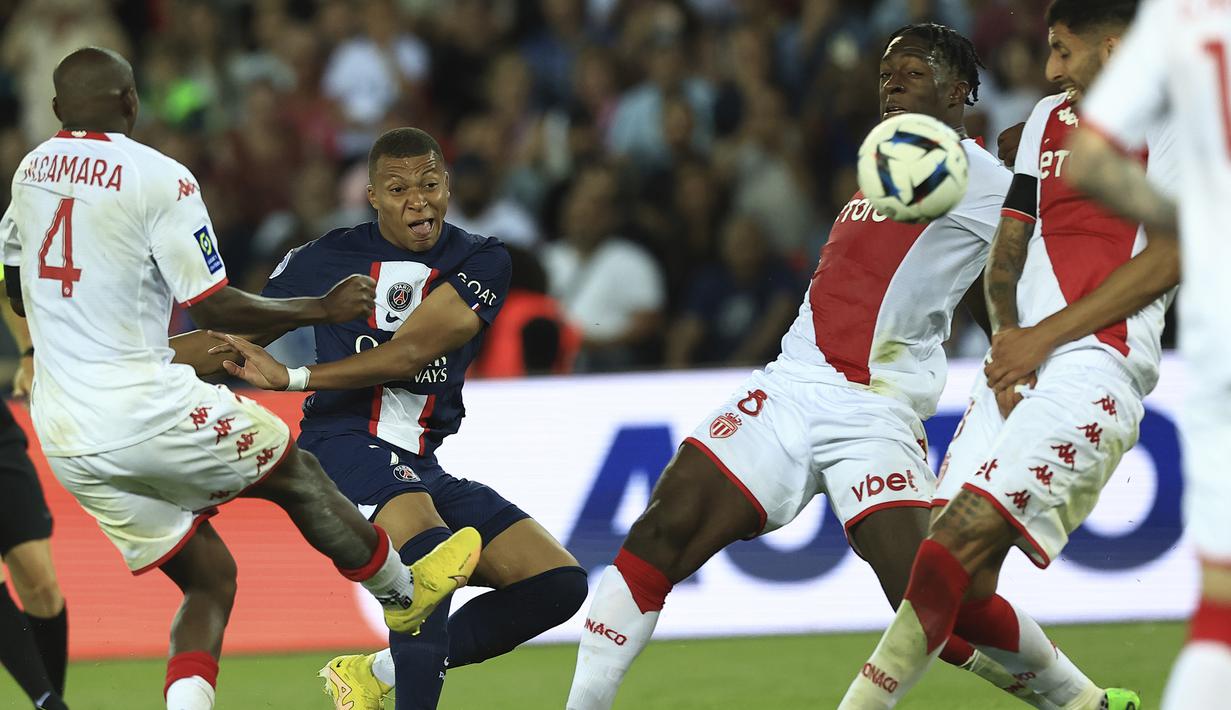 Hingga laga usai skor tetap bertahan 1-1 meskipun beberapa kali Kylian Mbappe memiliki peluang untuk mencetak gol. (AP/Aurelien Morissard)