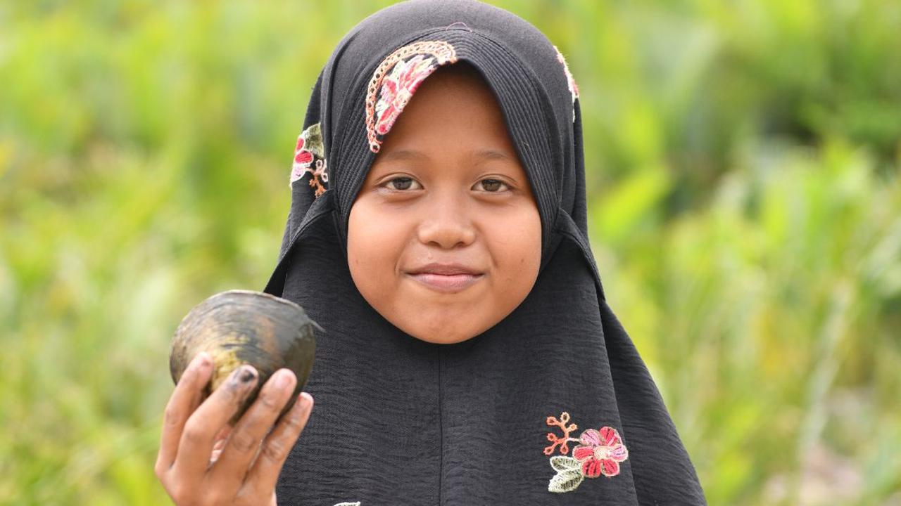 Pun dengan Millatul Jamlillah, salah satu dari puluhan santriwati Ustaz Lail. Jamlillah begitu bahagia karena Rumah Tahfizh Daarul Qur’an Mandeh seakan membuka jalannya untuk meraih impian menjadi dokter.<br>