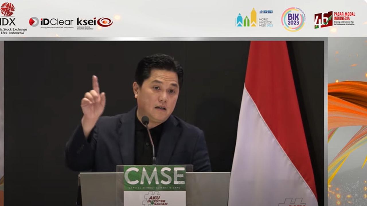 Menteri BUMN sekaligus Ketua Yayasan Bakti Sepak Bola Indonesia Erick Thohir beri sambutan di acara CMSE 2023, Inspirational Talk: Berinvestasi untuk Berprestasi di BEI, Sabtu (28/10/2023). (Foto: tangkapan layar/Agustina Melani)