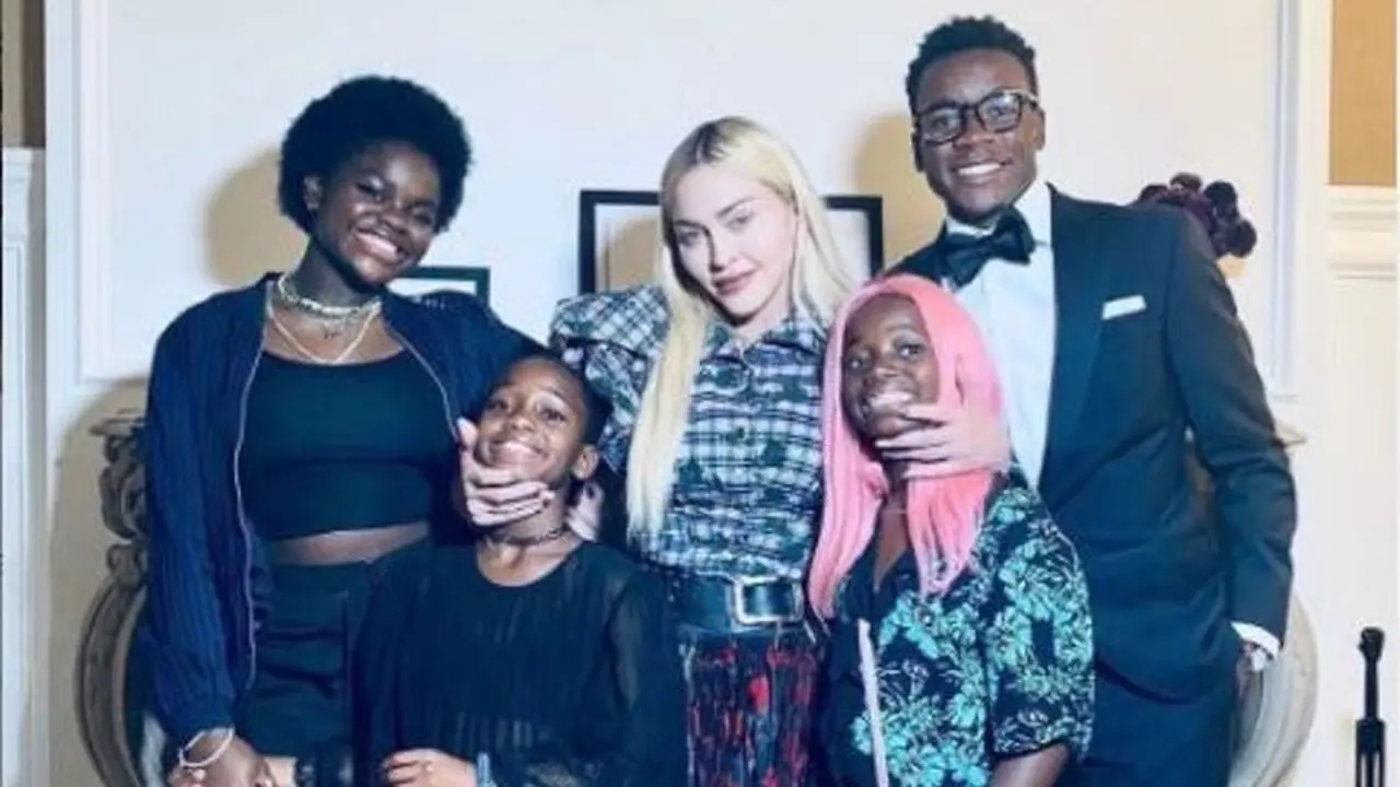 Madonna dan empat anak angkatnya