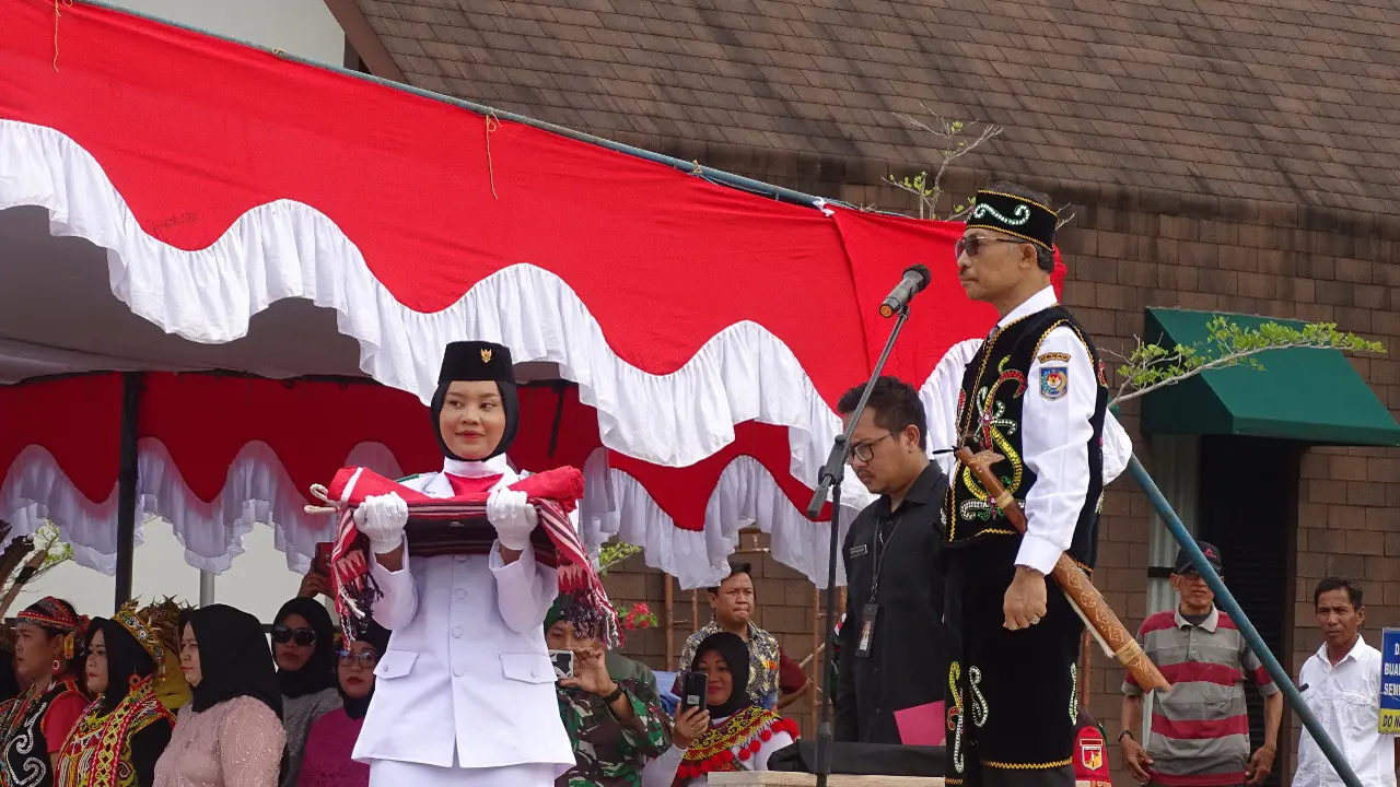 Pimpin Upacara HUT ke-77 RI di PLBN Badau, Kepala BSKDN Sampaikan Pesan Mendagri (Istimewa)
