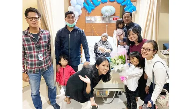 5 Potret Terbaru Tantri Kotak Usai Melahirkan, Wajah Anak Curi Perhatian