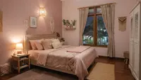 12 Ide Desain Kamar Tidur Berwarna Pink, Bikin Tidur Nyenyak dengan Suasana Menenangkan