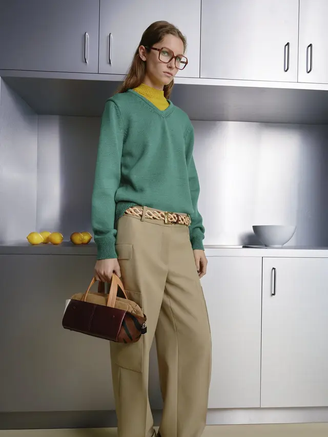 Tory Burch Resort 2027, Saat Gaya Klasik Bertemu Sentuhan Eksentrik yang Chic