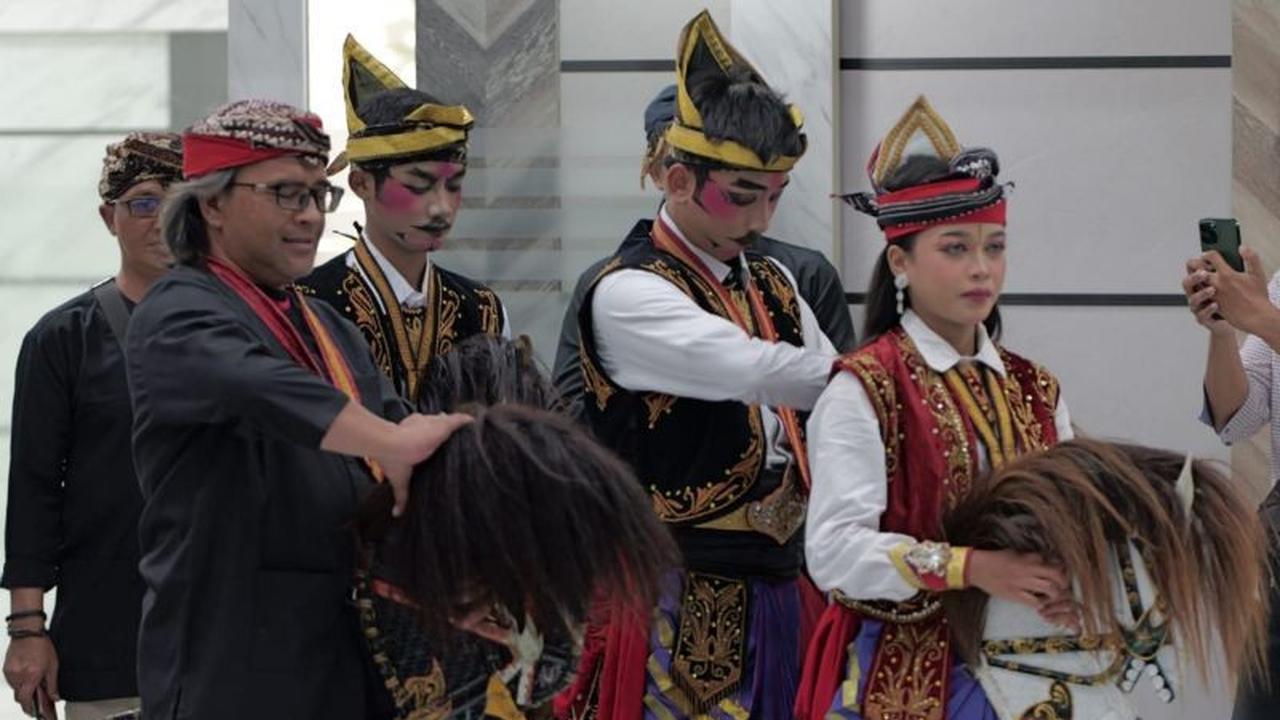 Bupati Temanggung Raih Tropi Abyakta di HPN 2026 Berkat Kiprah Kuda Lumping Internasional