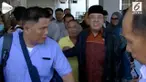 Wali kota Kendari dan mantan Wali Kota kendari yang memiliki hubungan anak bapak resmi menghuni tahanan karena terbukti menerima suap.