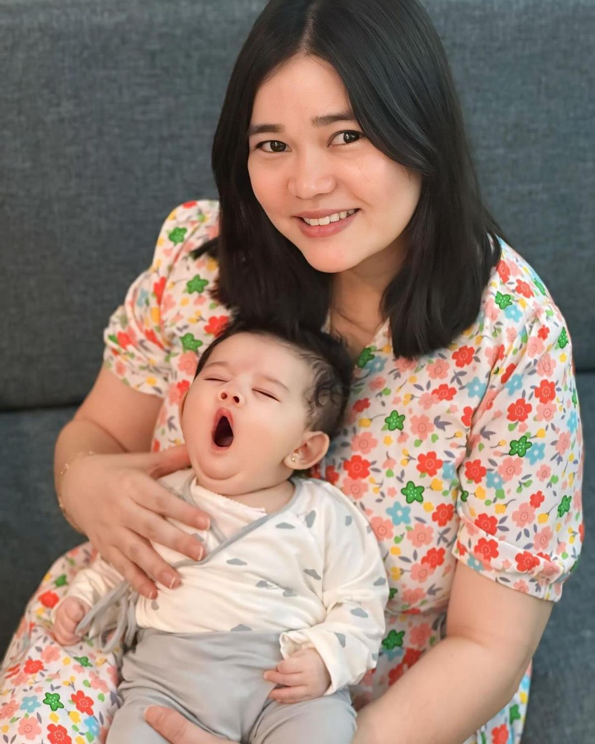 7 Potret Imut Baby Biel Anak Denny Sumargo, Disebut Fotokopian Mamanya