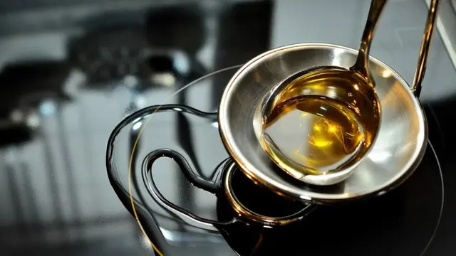 Ilustrasi gambar minyak goreng bekas