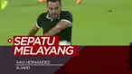 Berita video momen legenda Barcelona, Xavi Hernandez, kesal saat protes sampai sepatunya melayang ketika menjadi pelatih klub UEA, Al Sadd, di Liga Champions Asia, Selasa (6/8/2019).